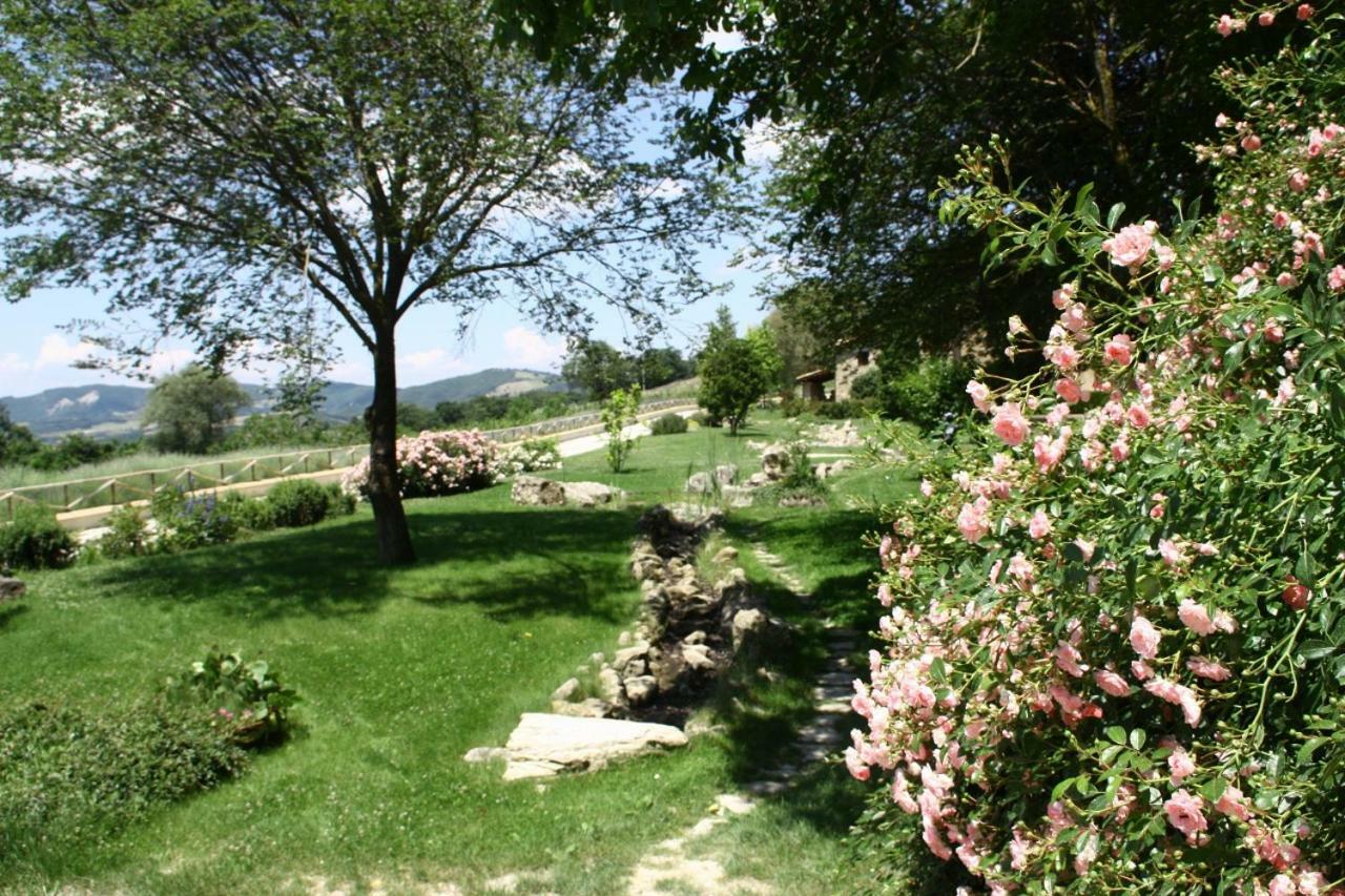 Agriturismo Le Case Assise Extérieur photo